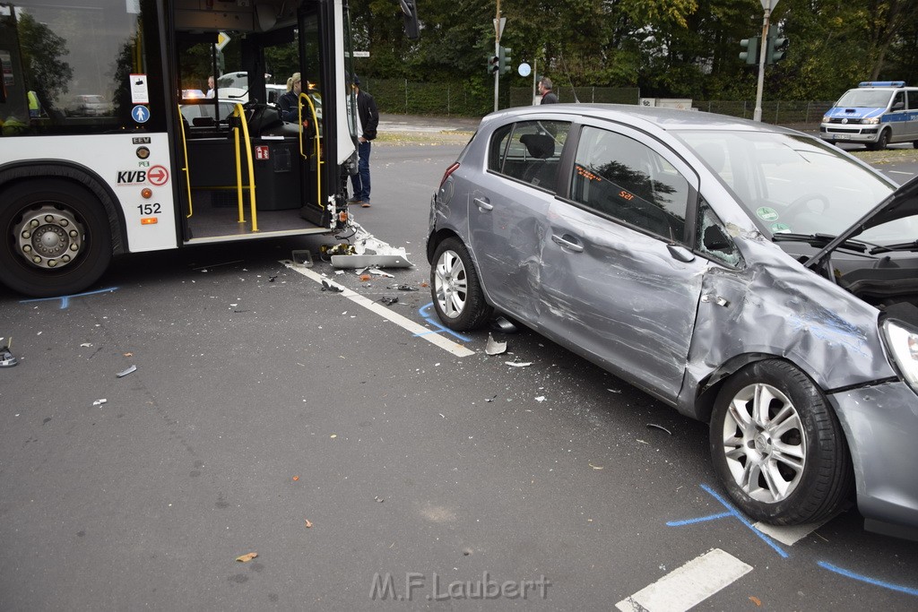 VU Bus Pkw Koeln Porz Gremberghoven Steinstr Konrad Adenauerstr P29.JPG - Miklos Laubert